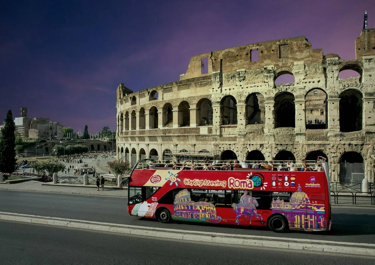 Colosseum, Roman Forum & Palatine Hill + Sightseeing Bus Tour